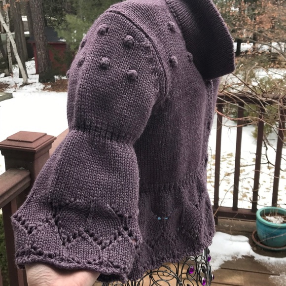 😍Gorgeous cable knit Pom-Pom sweater - Picture 2 of 7